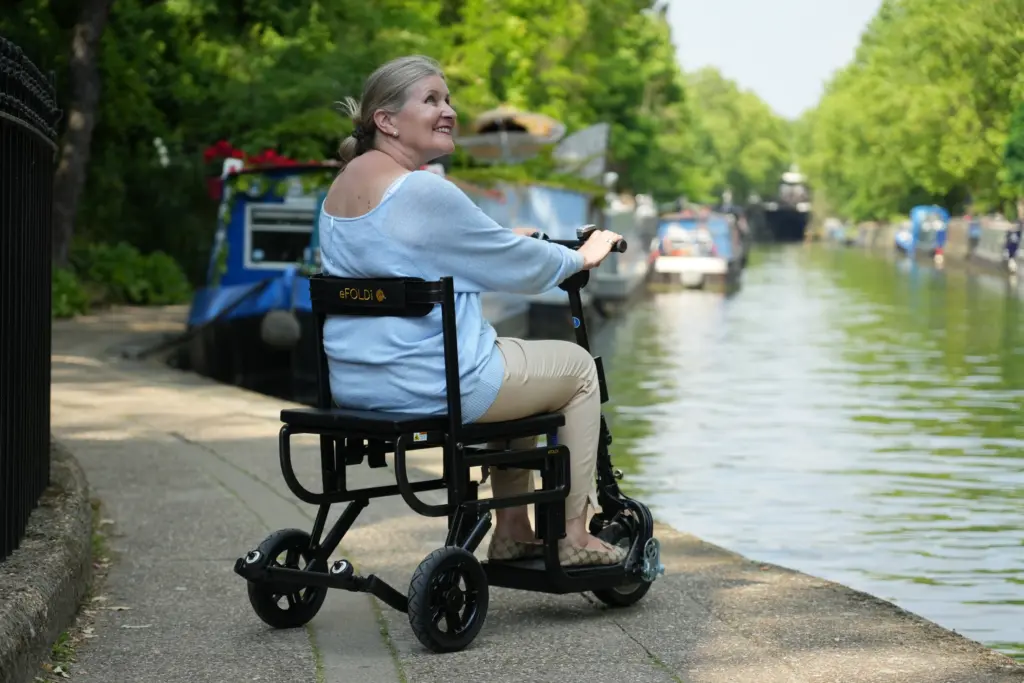 Lady by teh river